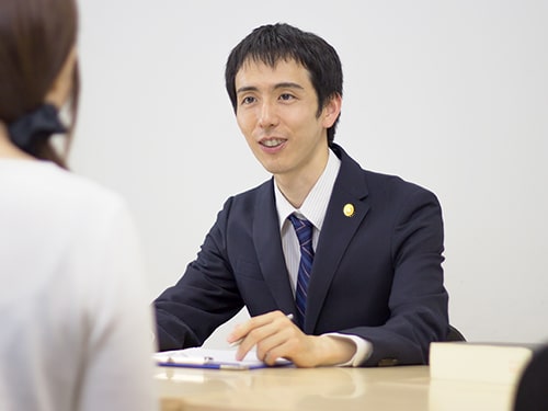 【中古】 弁護士の上手な探し方・頼み方 安心して依頼でき・裁判に勝つための… 〔１９９７年〕改/自由国民社/自由国民社 弁護士が手錠掛けられ強制退廷 40年ぶりの「制裁」が問う法廷内